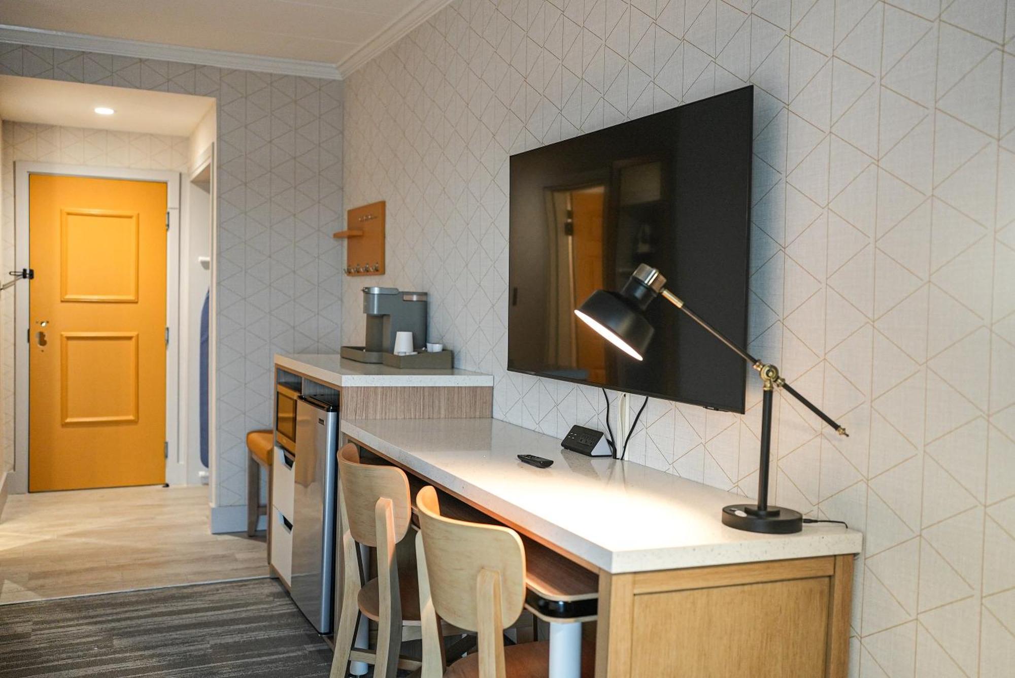 The Boulevard Hotel Бич Хейвен Экстерьер фото