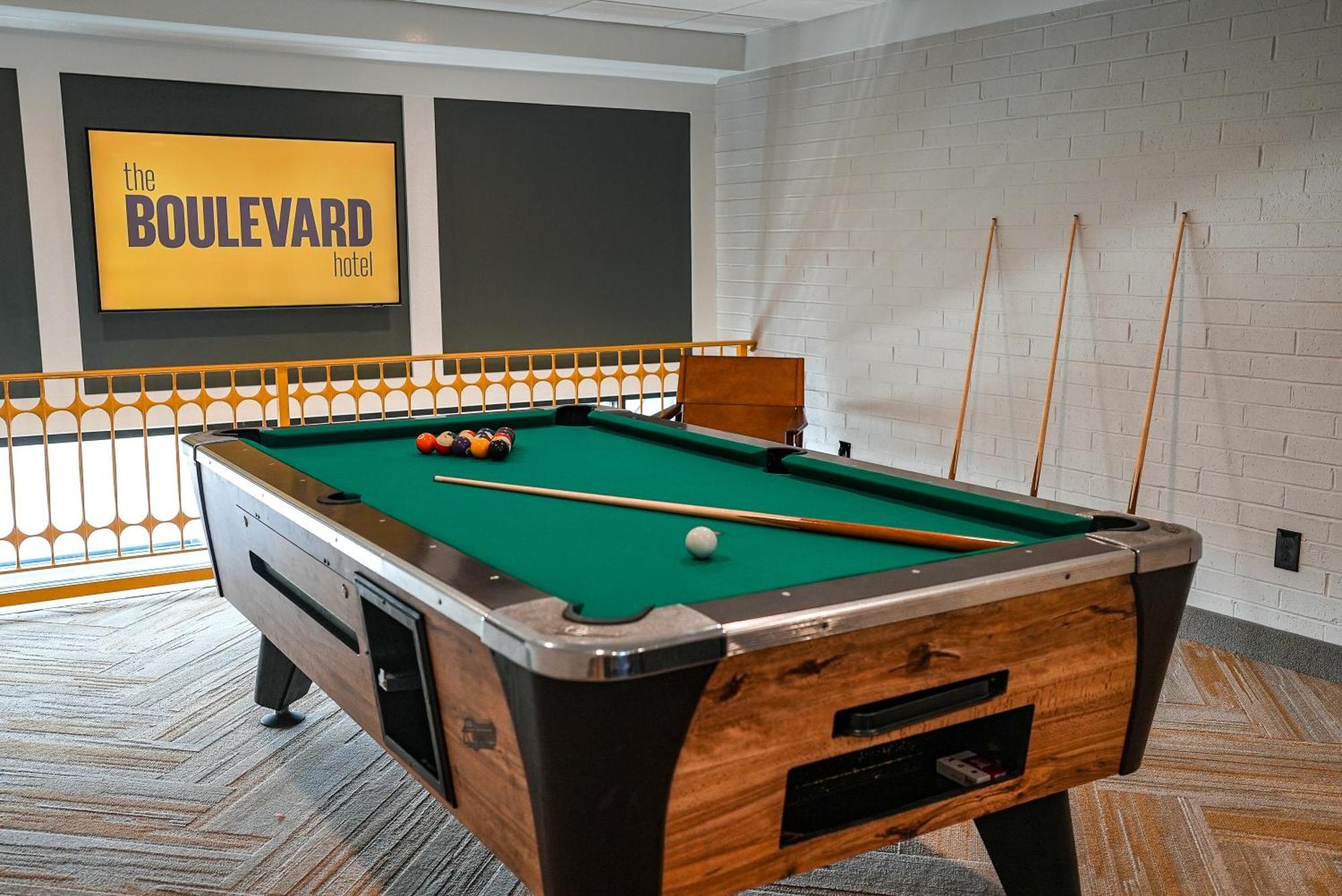 The Boulevard Hotel Бич Хейвен Экстерьер фото